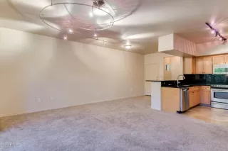 Photo #6: 6092816 Listing