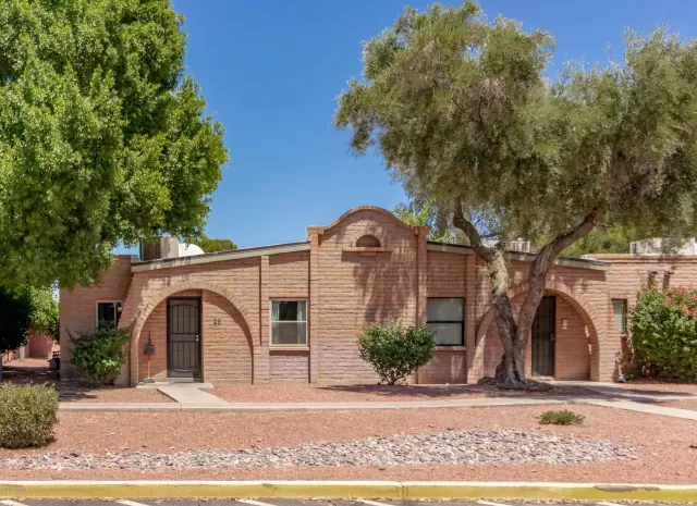 MLS: 6092822 Condo For Sale