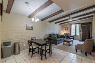 Photo #6: 6092822 Listing 