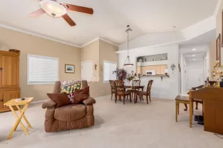 Photo #5: 6092918 Listing