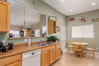 Photo #6: 6092918 Listing