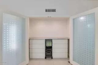 Photo #6: 6092936 Listing