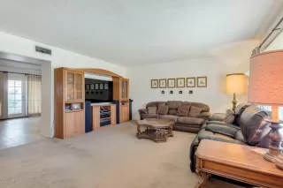 Photo #6: 6092937 Listing