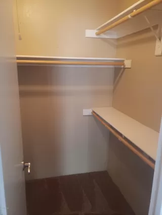 Photo #5: 6092945 Listing