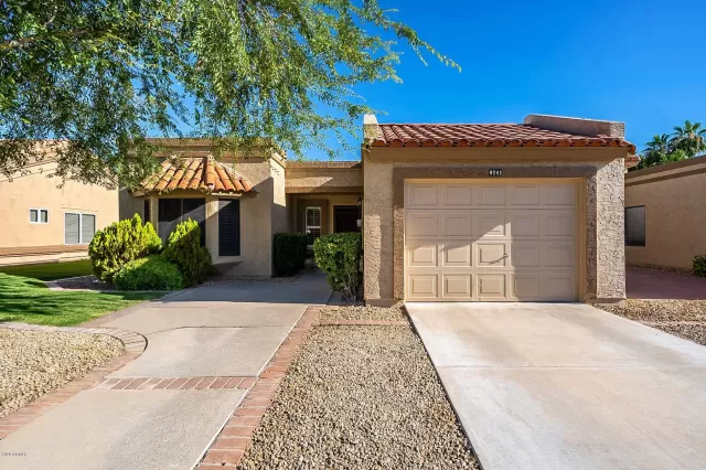 MLS: 6093039 Condo For Sale