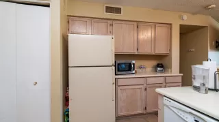 Photo #4: 6093135 Listing