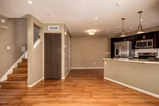 Photo #4: 6093403 Listing