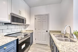 Photo #4: 6093576 Listing