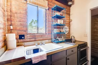 Photo #4: 6093699 Listing