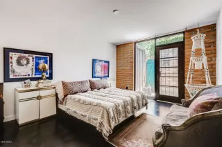 Photo #5: 6093699 Listing