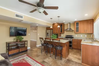 Photo #6: 6093838 Listing 