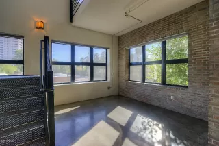 Photo #3: 6093949 Listing