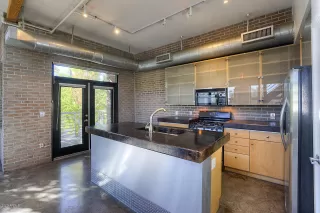 Photo #6: 6093949 Listing