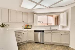 Photo #5: 6093970 Listing 