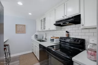 Photo #6: 6094224 Listing