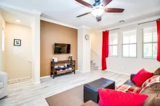 Photo #6: 6094245 Listing 