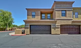 Photo #5: 6094802 Listing