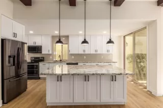 Photo #2: 6094928 Listing