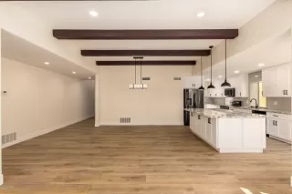 Photo #4: 6094928 Listing