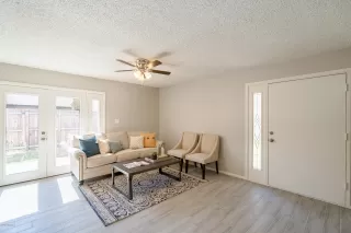 Photo #5: 6094994 Listing