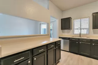 Photo #5: 6095037 Listing