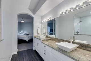 Photo #3: 6095119 Listing