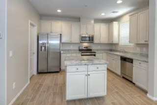 Photo #4: 6095313 Listing