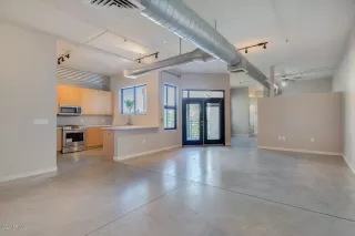 Photo #3: 6095367 Listing