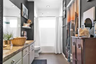 Photo #2: 6095605 Listing