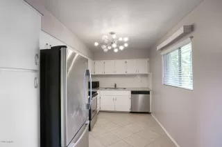 Photo #4: 6095659 Listing