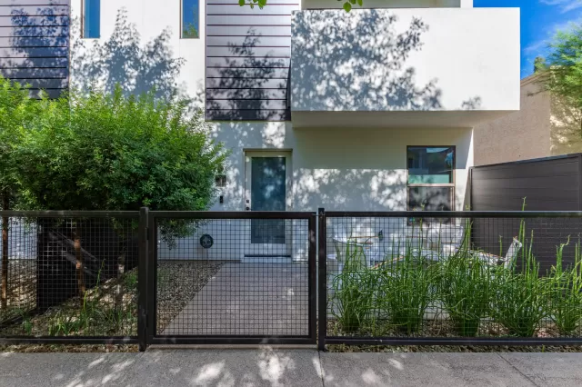 MLS: 6095684 Condo For Sale