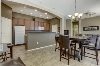 Photo #5: 6096139 Listing