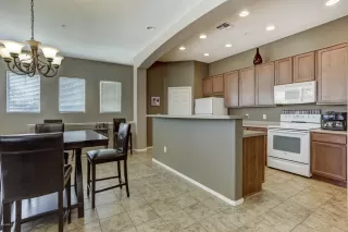 Photo #6: 6096139 Listing