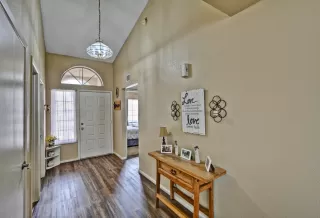 Photo #2: 6096214 Listing