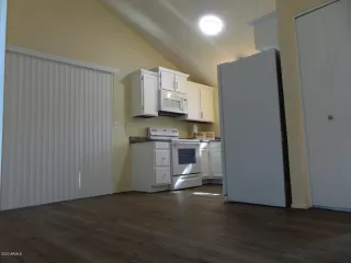 Photo #5: 6096248 Listing