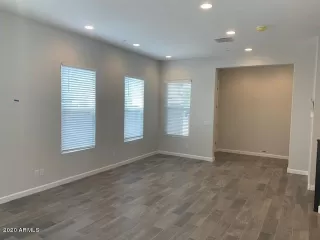 Photo #5: 6096390 Listing