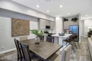 Photo #4: 6096397 Listing