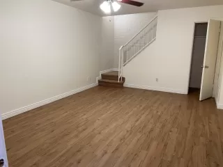 Photo #3: 6096837 Listing