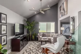 Photo #5: 6097187 Listing