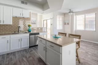 Photo #6: 6097748 Listing