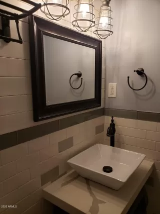 Photo #5: 6097944 Listing