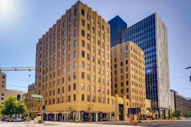 MLS: 6098126 Condo For Sale