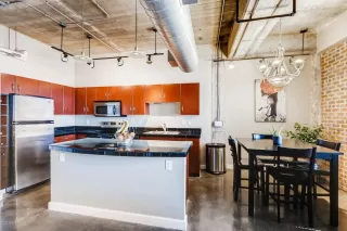 Photo #6: 6098126 Listing