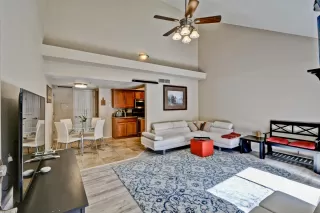 Photo #3: 6098216 Listing