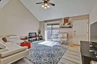 Photo #4: 6098216 Listing