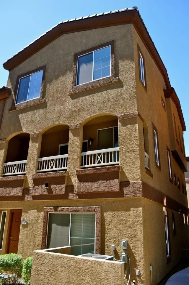 MLS: 6098298 Condo For Sale