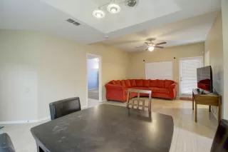 Photo #2: 6098326 Listing