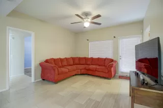 Photo #6: 6098326 Listing