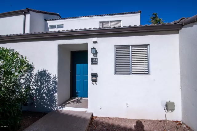 MLS: 6098418 Condo For Sale