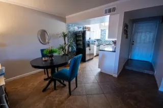 Photo #5: 6098418 Listing